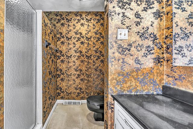 6051 Lakemont DR, Roanoke, VA 24018