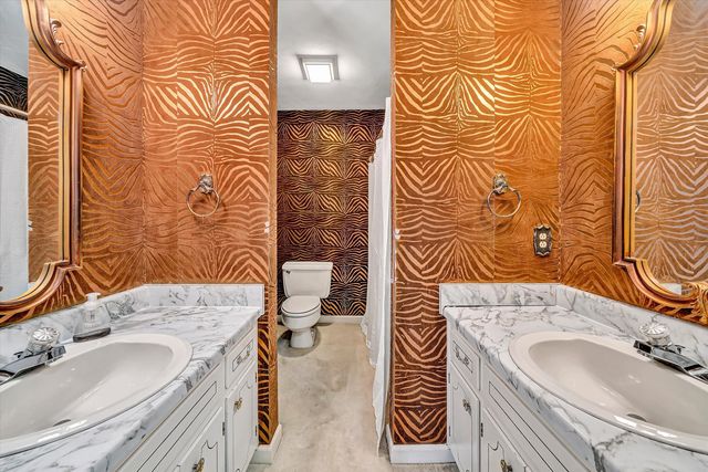 6051 Lakemont DR, Roanoke, VA 24018