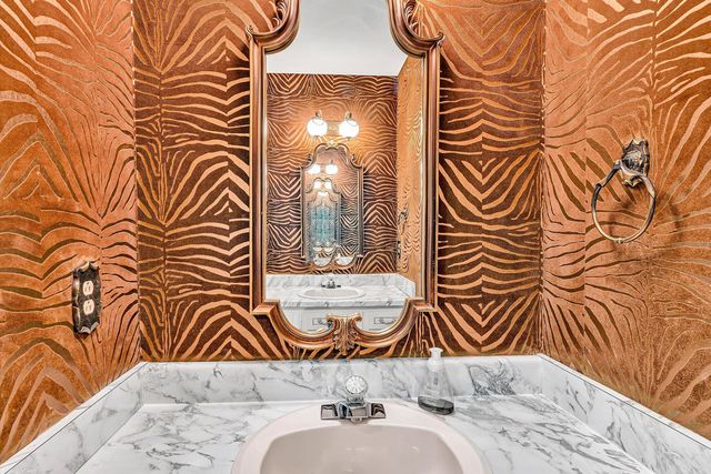 6051 Lakemont DR, Roanoke, VA 24018