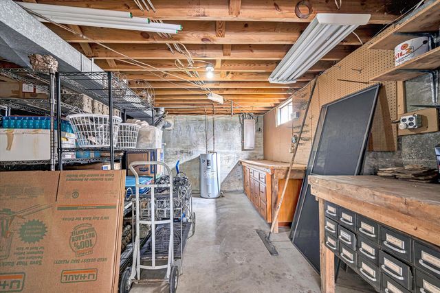 6051 Lakemont DR, Roanoke, VA 24018