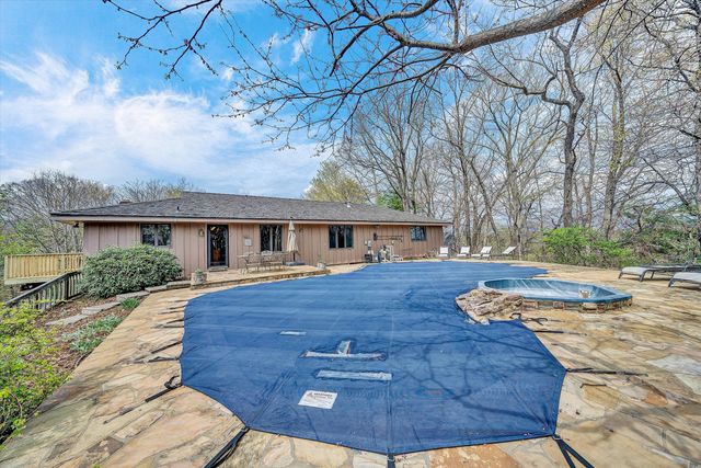 6051 Lakemont DR, Roanoke, VA 24018