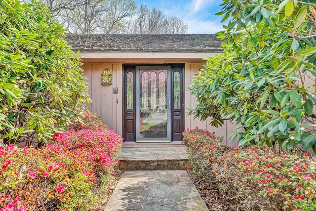 6051 Lakemont DR, Roanoke, VA 24018