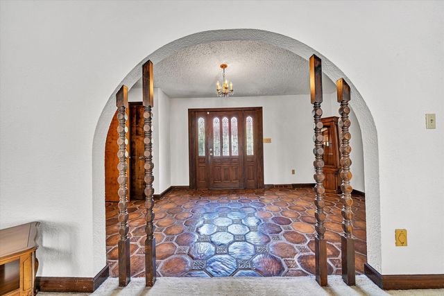 6051 Lakemont DR, Roanoke, VA 24018