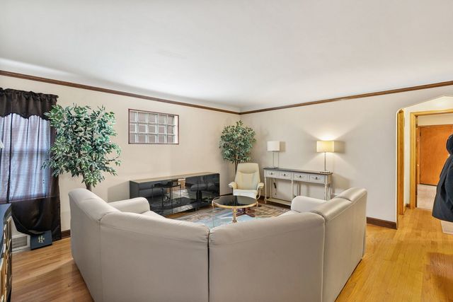 7319 S Campbell Avenue, Chicago, IL 60629