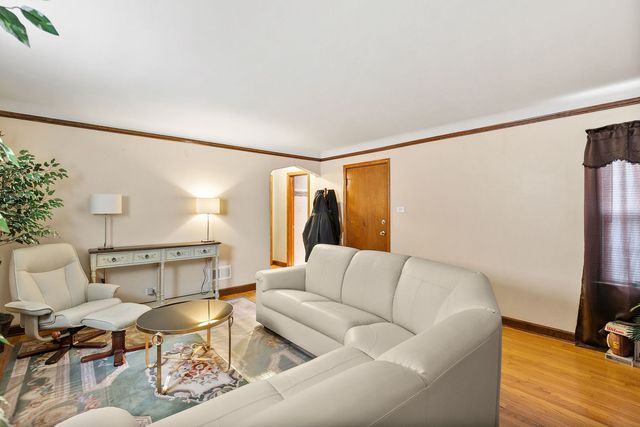 7319 S Campbell Avenue, Chicago, IL 60629