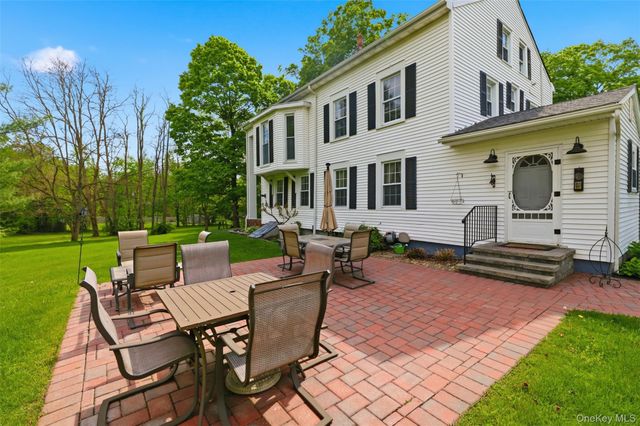 6 Country Club Road, Hopewell Junction, NY 12533