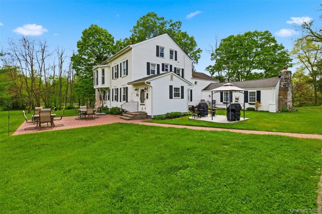 6 Country Club Road, Hopewell Junction, NY 12533