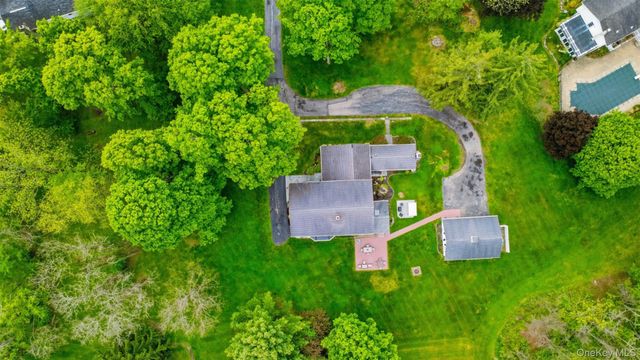 6 Country Club Road, Hopewell Junction, NY 12533