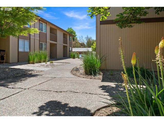 3404 19TH Ave 208, Forest Grove, OR 97116