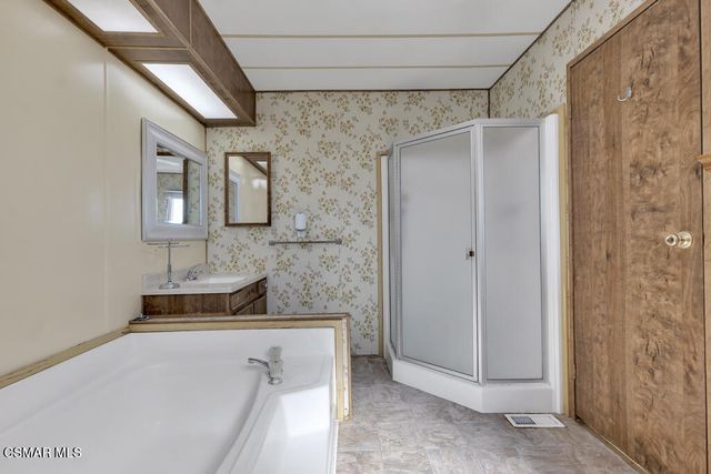 92 Poinsettia Gardens Drive, Ventura, CA 93004