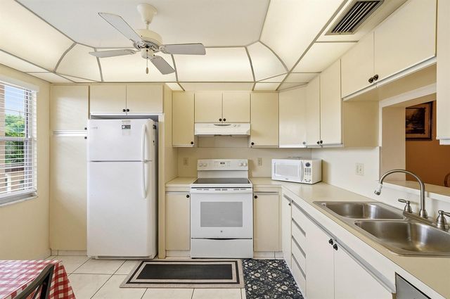 3201 Portofino Point E3, Coconut Creek, FL 33066