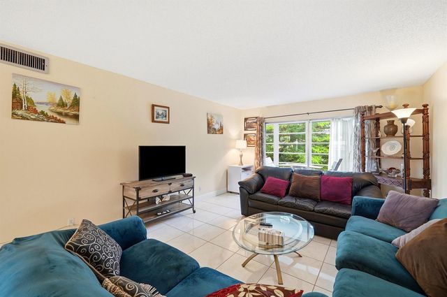 3201 Portofino Point E3, Coconut Creek, FL 33066