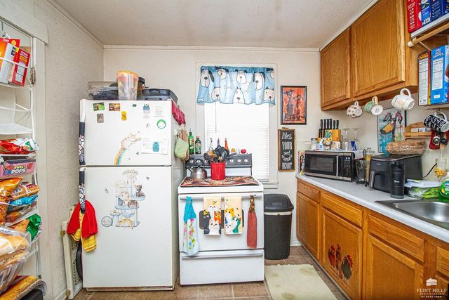 6 Lincoln Circle, Junction City, KS 66441