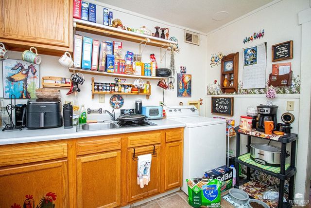 6 Lincoln Circle, Junction City, KS 66441