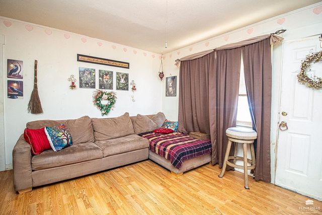 6 Lincoln Circle, Junction City, KS 66441