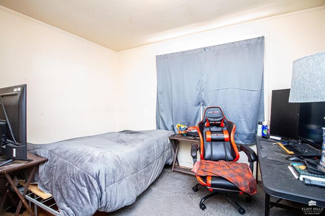 6 Lincoln Circle, Junction City, KS 66441