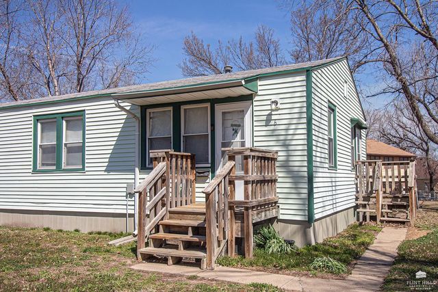 6 Lincoln Circle, Junction City, KS 66441