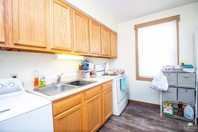 6 Lincoln Circle, Junction City, KS 66441