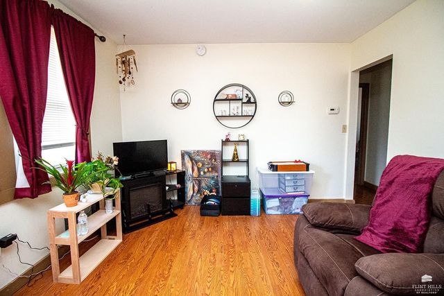 6 Lincoln Circle, Junction City, KS 66441