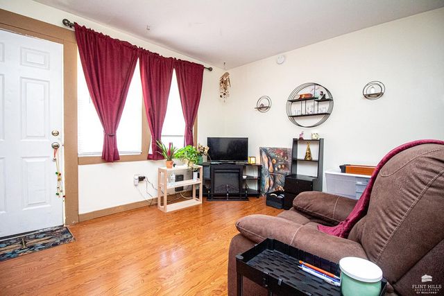 6 Lincoln Circle, Junction City, KS 66441