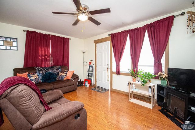 6 Lincoln Circle, Junction City, KS 66441