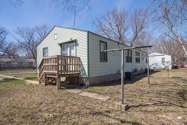 6 Lincoln Circle, Junction City, KS 66441