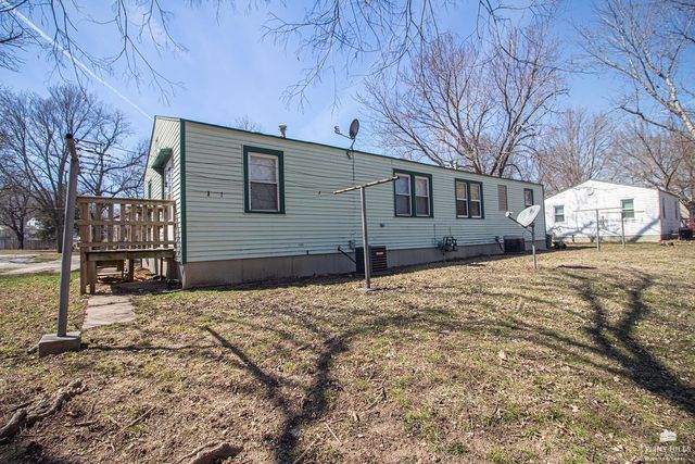 6 Lincoln Circle, Junction City, KS 66441