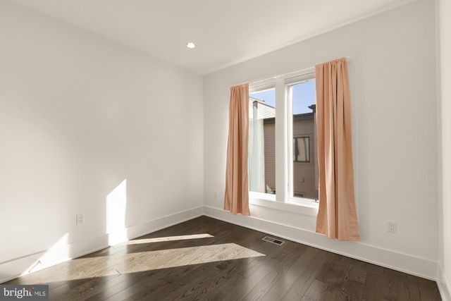 153 WINSOME CIR, Bethesda, MD 20814