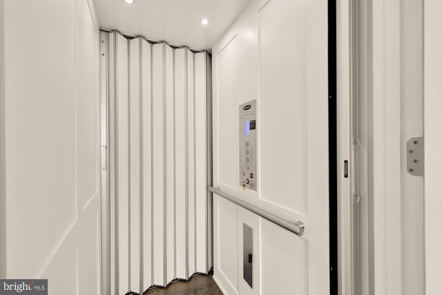 153 WINSOME CIR, Bethesda, MD 20814