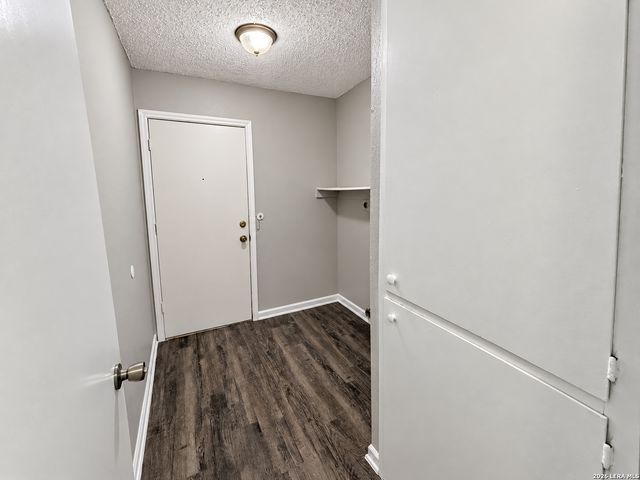 6111 FEATHER NEST LN, San Antonio, TX 78233