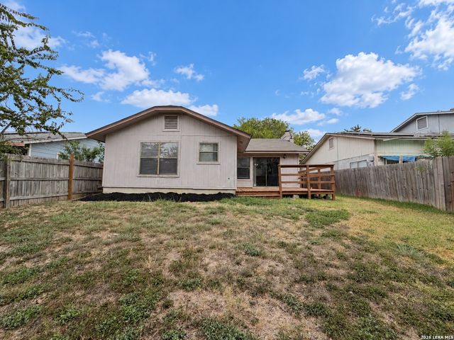 6111 FEATHER NEST LN, San Antonio, TX 78233