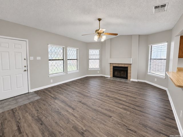 6111 FEATHER NEST LN, San Antonio, TX 78233