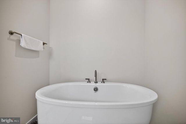 43498 MADISON SPRINGS TER, Ashburn, VA 20148
