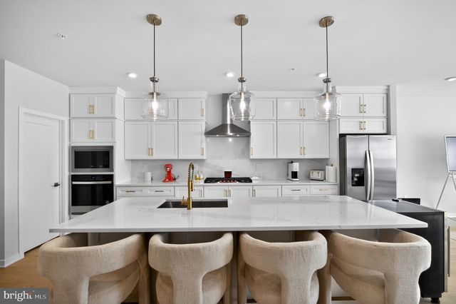 43498 MADISON SPRINGS TER, Ashburn, VA 20148