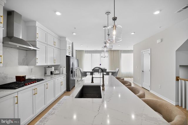 43498 MADISON SPRINGS TER, Ashburn, VA 20148