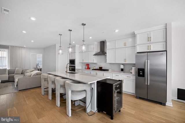 43498 MADISON SPRINGS TER, Ashburn, VA 20148