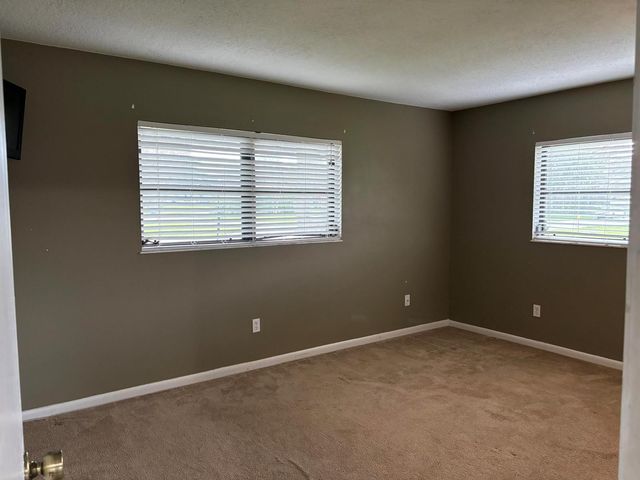 202 SW Crescent Avenue, Port St. Lucie, FL 34984