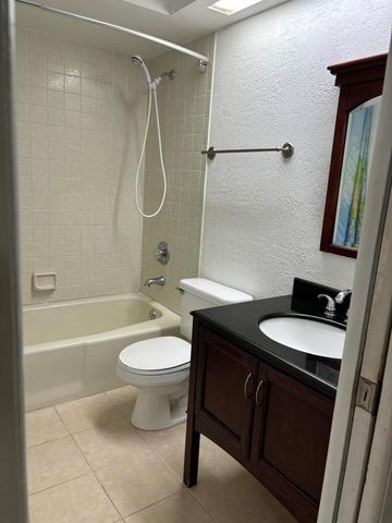 202 SW Crescent Avenue, Port St. Lucie, FL 34984