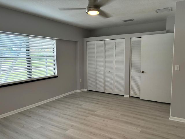 202 SW Crescent Avenue, Port St. Lucie, FL 34984