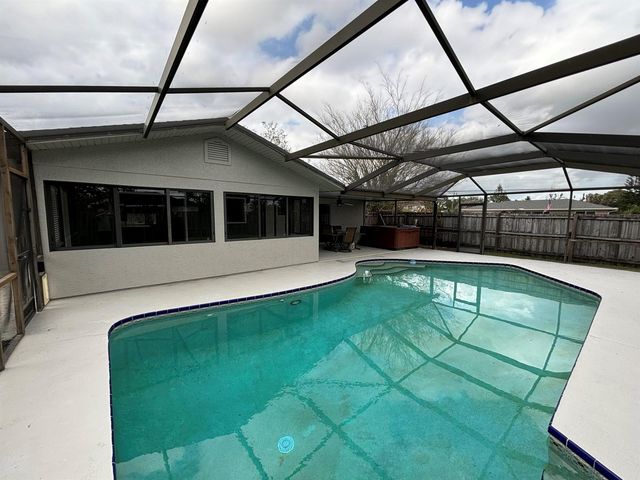 202 SW Crescent Avenue, Port St. Lucie, FL 34984