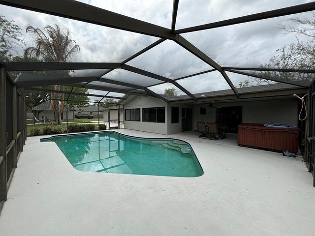 202 SW Crescent Avenue, Port St. Lucie, FL 34984