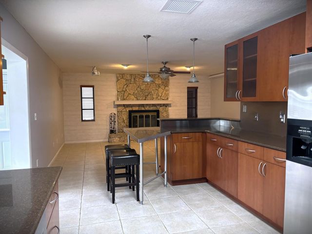 202 SW Crescent Avenue, Port St. Lucie, FL 34984