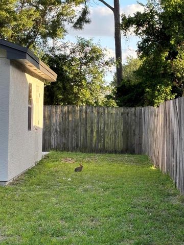 202 SW Crescent Avenue, Port St. Lucie, FL 34984