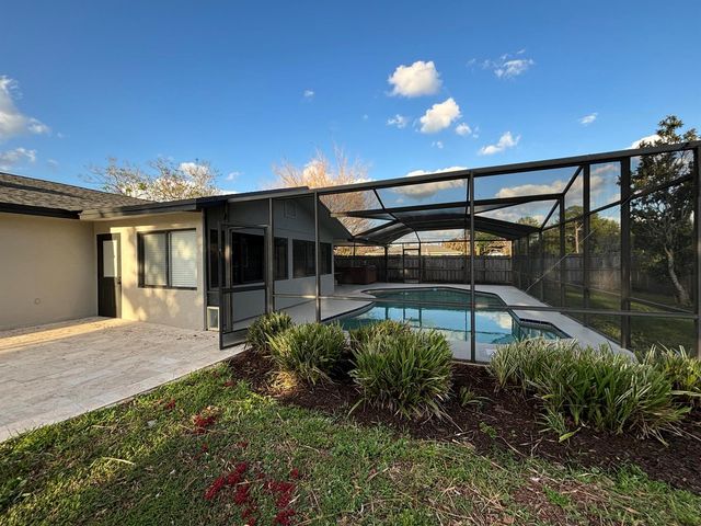 202 SW Crescent Avenue, Port St. Lucie, FL 34984