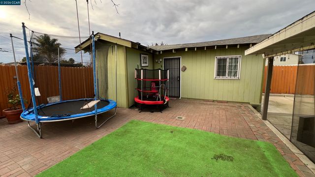 39 Canal Dr., Bay Point, CA 94565