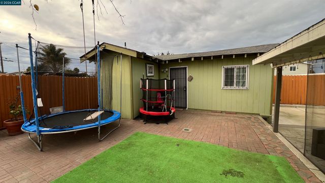 39 Canal Dr., Bay Point, CA 94565