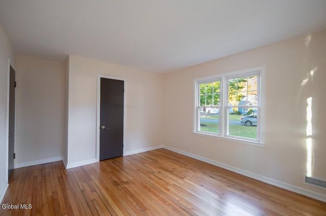 5 Brunswick Park Drive, Brunswick, NY 12180