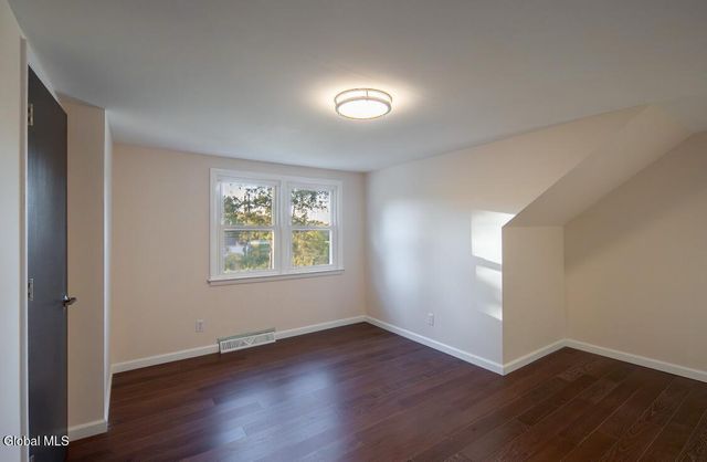 5 Brunswick Park Drive, Brunswick, NY 12180