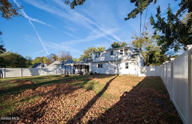 5 Brunswick Park Drive, Brunswick, NY 12180