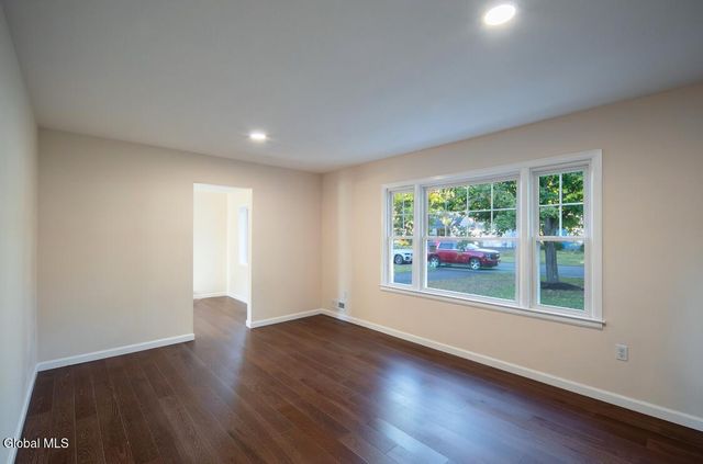 5 Brunswick Park Drive, Brunswick, NY 12180